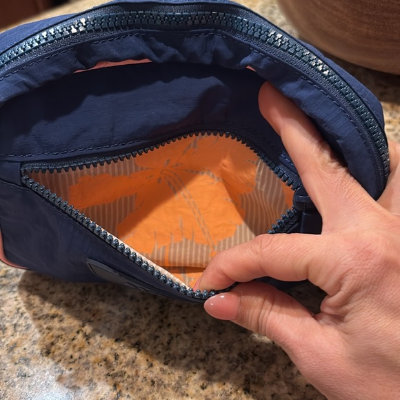 Aloha crossbody Fanny pack - Picture 4 of 7